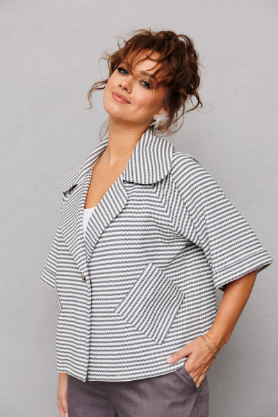 Костюм 2-ка жакет и брюки прямого кроя из текстиля Mubliz 230 серый - фото 10