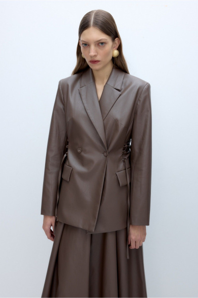 Костюм из жакета с шнуровкой и миди-юбки из экокожи PiRS 5670 мокко - фото 2