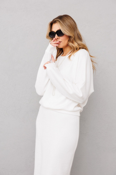 Костюм из трикотажа: джемпер и юбка прямого силуэта AVRIL 2016 айвори - фото 4