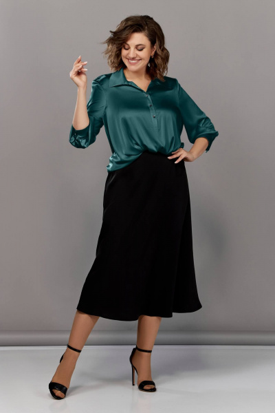 Зеленая блуза из атласа с воротником и завязкой Ольга Стиль С-878 изумруд - фото 4