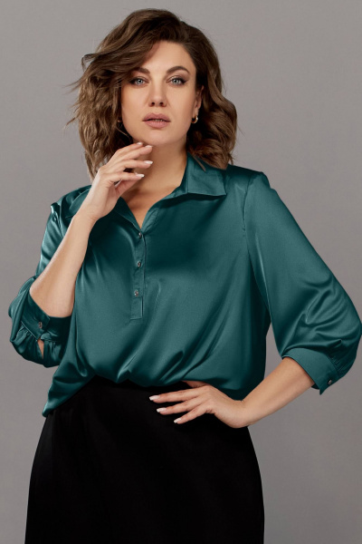Зеленая блуза из атласа с воротником и завязкой Ольга Стиль С-878 изумруд - фото 3