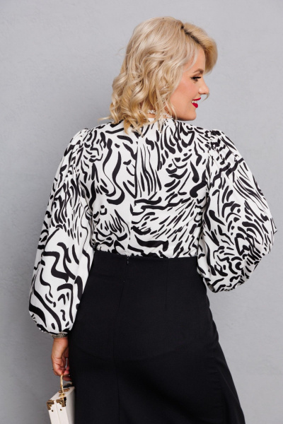 Блуза из атласной ткани с V-образным вырезом Anastasia 1177 молочный+принт - фото 7