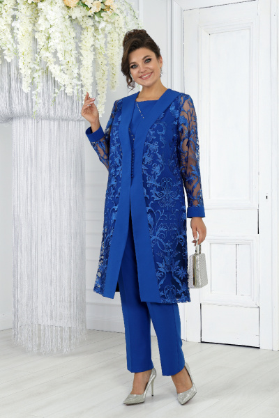 Стильный нарядный брючный комплект из кардигана, блузки и брюк Ninele 6038 василек - фото 6