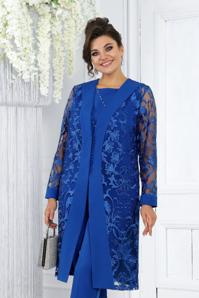 Стильный нарядный брючный комплект из кардигана, блузки и брюк Ninele 6038 василек - фото 9