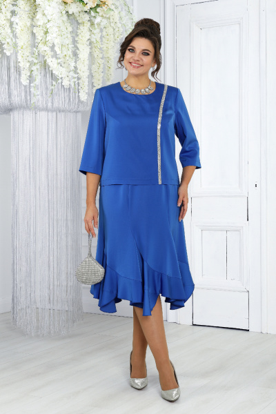 Элегантный комплект из блузки и юбки с воланами и декоративными стразами Ninele 7473 василек - фото 1