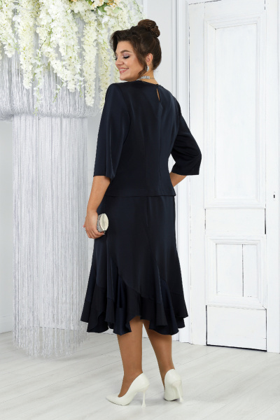 Стильный комплект из блузки и юбки с воланами и искусственным шифоном Ninele 7473 синий - фото 9