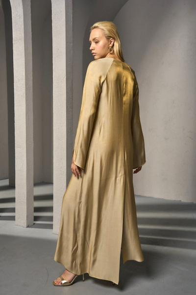 Желто-золотое платье из вискозы с асимметричными шлицами DEVITA 1015 дижон - фото 11
