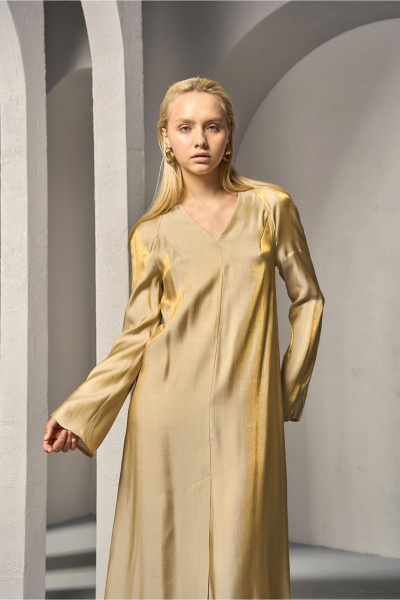 Желто-золотое платье из вискозы с асимметричными шлицами DEVITA 1015 дижон - фото 6