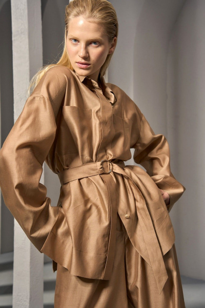 Кожзаме бежевое шитая блуза с длинным рукавом и накладными карманами DEVITA 6008-2 тоффи - фото 14