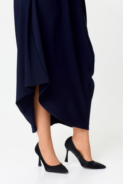 Свободное синее платье с асимметричным вырезом и складками Solomeya Lux 975 - фото 6