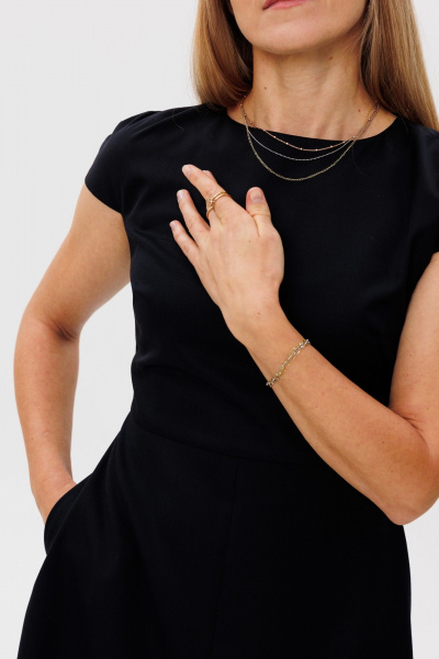 Демисезонное короткое черное платье с талиевыми вытачками FAMA 24064-1 чёрный - фото 6