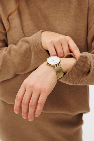 Демисезонный бежевый комплект из юбки миди и свитера прямого кроя FAMA 24068 бежевый - фото 8