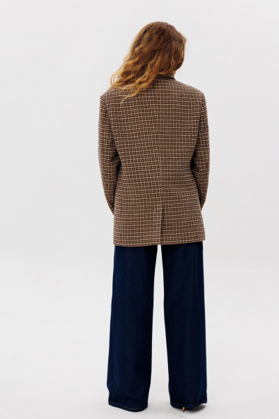 Демисезонный коричневый жакет оверсайз из текстиля с карманами FAMA 24069 гуслапка - фото 7