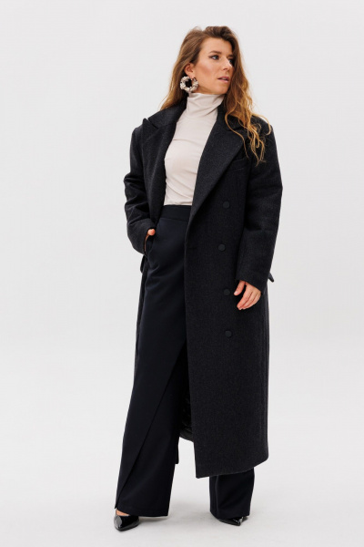 Демисезонное серое пальто прямого силуэта с утепленной подкладкой FAMA 24074 графит - фото 7