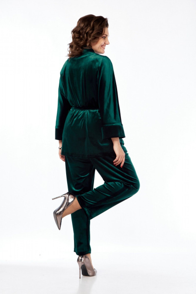 Костюм 3-ка из бархата: жакет-кимоно и свободные брюки Диомант 2028 зелень - фото 4