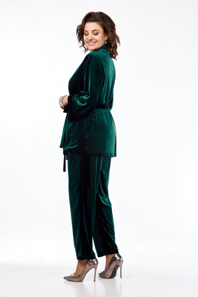 Костюм 3-ка из бархата: жакет-кимоно и свободные брюки Диомант 2028 зелень - фото 3