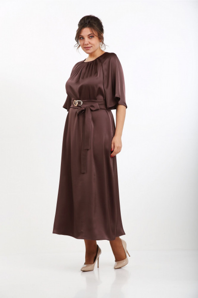 Длинное макси платье из сатина с разрезом и поясом Rishelie 975 шоколад - фото 3