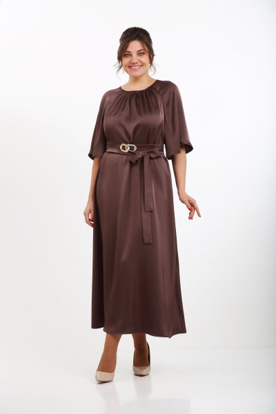 Длинное макси платье из сатина с разрезом и поясом Rishelie 975 шоколад - фото 1