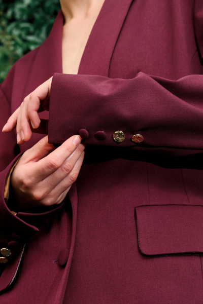 Жакет приталенный с воротником-шалью и втачными рукавами Skipper Design 323 бордо - фото 4