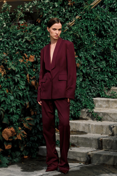 Жакет приталенный с воротником-шалью и втачными рукавами Skipper Design 323 бордо - фото 2