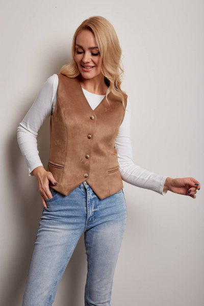 Бежевый жилет на подкладке с рельефами и карманами-обманками Azzara 1030Б - фото 1