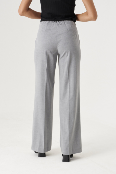 Демисезонные брюки из поливискозной ткани с прорезными карманами Панда 188563w светло-серый - фото 3