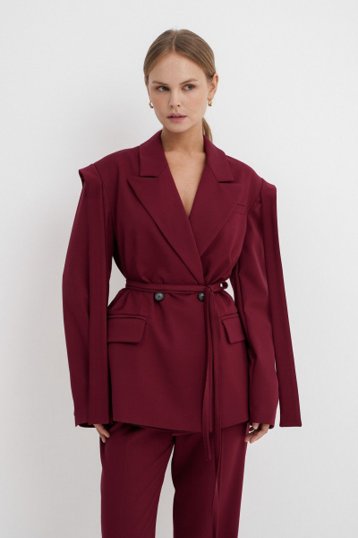 Костюм двойка из текстильных брюков и жакета для делового стиля PiRS 5539 марсала - фото 3