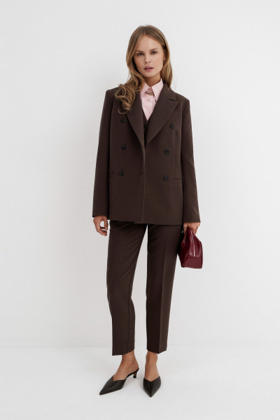 Костюм-тройка с жакетом, жилетом и брюками из текстиля PiRS 5738 коричневый - фото 6