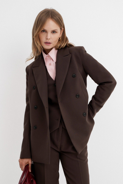 Костюм-тройка с жакетом, жилетом и брюками из текстиля PiRS 5738 коричневый - фото 3