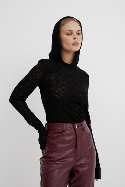 Эко-кожаный комплект: брючный костюм с лонгсливом и прямыми брюками PiRS 5744 черный+ марсала - фото 3