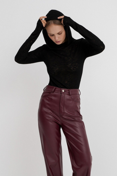 Демисезонный трикотажный лонгслив с капюшоном и длинными рукавами PiRS 5745 черный - фото 1