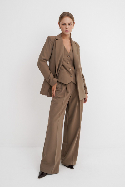 Костюм-тройка жакет жилет и широкие брюки из текстиля PiRS 5761 бежевый - фото 6