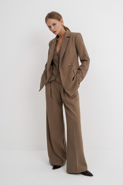 Костюм-тройка жакет жилет и широкие брюки из текстиля PiRS 5761 бежевый - фото 1