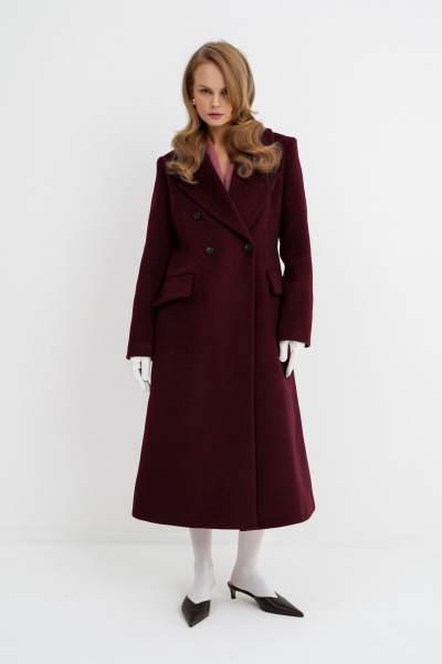 Демисезонное приталенное пальто X-силуэта на подкладке PiRS 5780 бургунди - фото 9