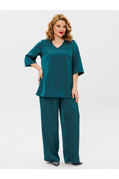 Блуза и брюки нарядный комплект из струящейся ткани BRELA 2377.2 изумруд - фото 4
