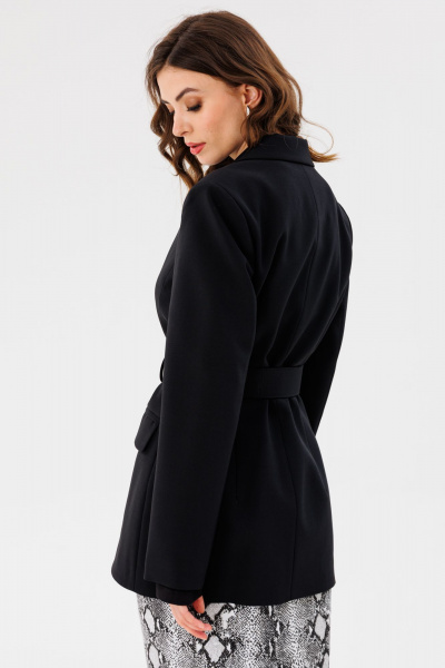 Комфортный демисезонный черный жакет с ремнем и прорезными карманами EOLA 2598 черный - фото 10