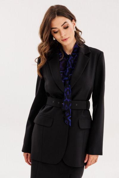 Комфортный демисезонный черный жакет с ремнем и прорезными карманами EOLA 2598 черный - фото 16