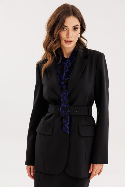 Комфортный демисезонный черный жакет с ремнем и прорезными карманами EOLA 2598 черный - фото 17