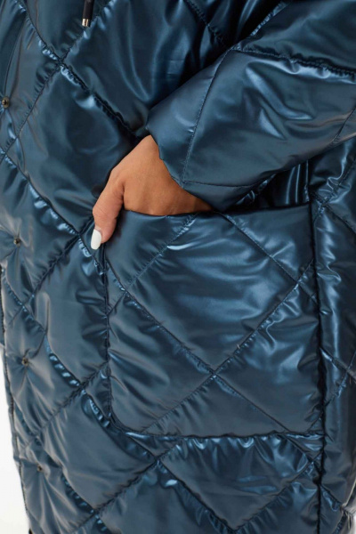 Пальто утеплённое с капюшоном и накладными карманами Mislana 7261 синий - фото 8
