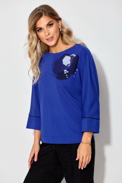 Джемпер свободного силуэта из трикотажа с аппликацией и камнями Laikony L-031-1 василек - фото 2