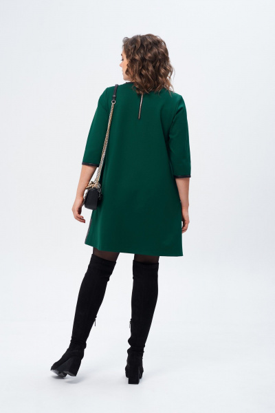 Платье трапециевидное с вышивкой из эко кожи Michel chic 2140 изумрудный - фото 6