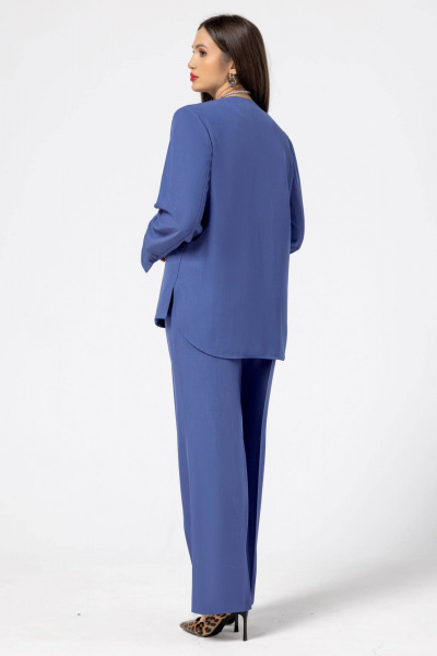 Костюм брючный с жакетом и прямыми брюками Gold Style 2679 джинс - фото 9