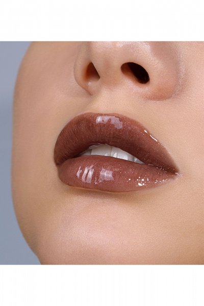 Блеск для губ коричневый с перламутровым сиянием и ухаживающей формулой LUXVISAGE Glass Shine 28 Dark Truffle - фото 2