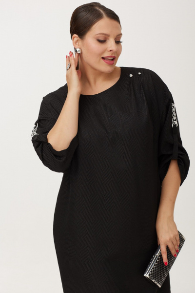 Платье черное с декоративной цепью и разрезом Danaida 2249 черный - фото 2