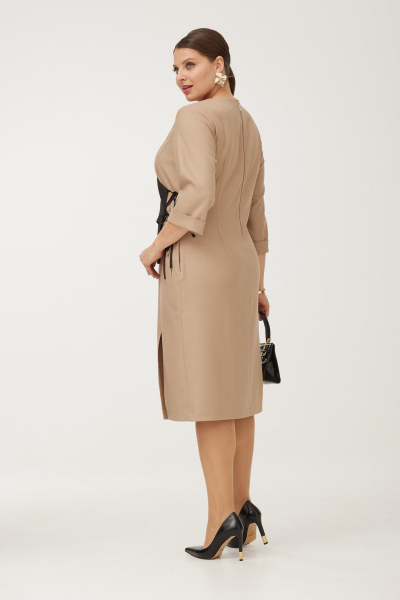 Платье бежевое деловое с запахом для офиса Danaida 2255 капучино - фото 10