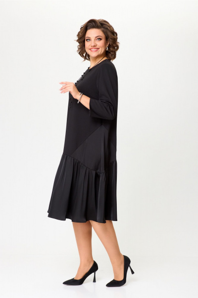 Трикотажное платье свободного силуэта с воланами и вставками Aira Style 24415 черный - фото 7