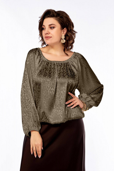 Нарядная демисезонная блузка из атласа с регланом Ольга Стиль С-881 хаки - фото 5