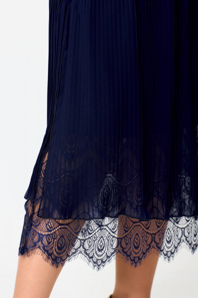 Платье с плиссе и гипюром в стильном дизайне Solomeya Lux 965C - фото 10