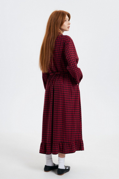 Платье прямого силуэта из мягкой хлопковой фланели Individual design 24241 клетка/красный - фото 2