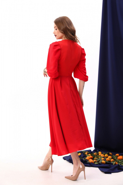 Красное миди-платье с складками и брошей NikVa 416-6 красный - фото 7